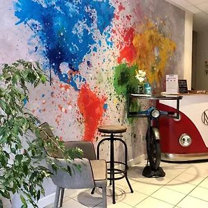 De L'avenue Hotel